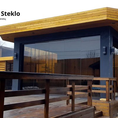 Безрамное остекление беседки